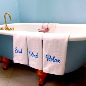 💙🛁brand NEW💙🛁 3 piece hand towel set